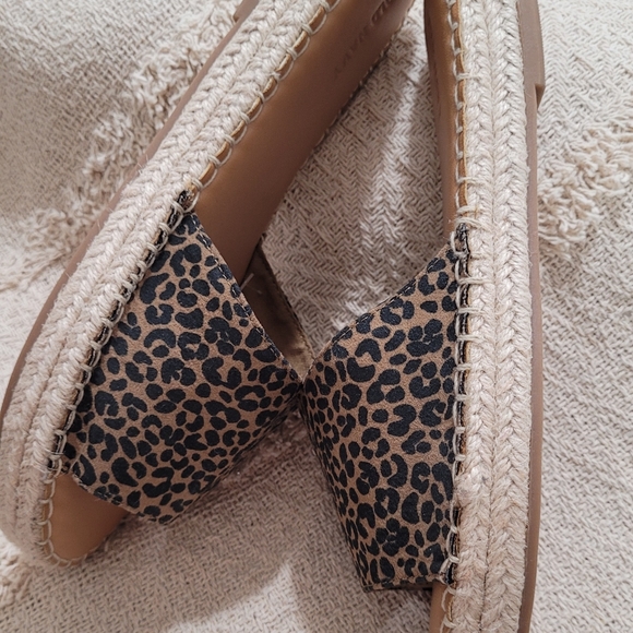 Old navy Leopard Flats sandals (they fit a 8.5) - Picture 8 of 8